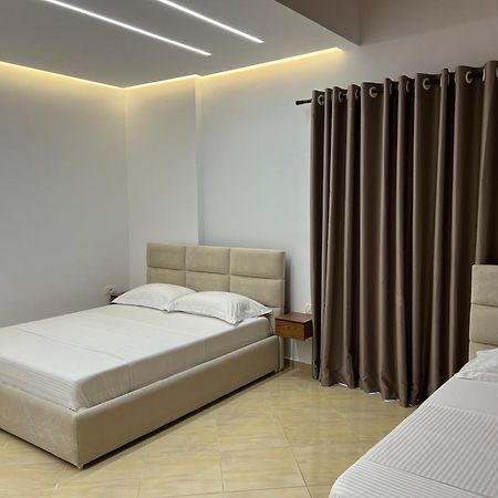 Dine Apartments Ksamil Bagian luar foto