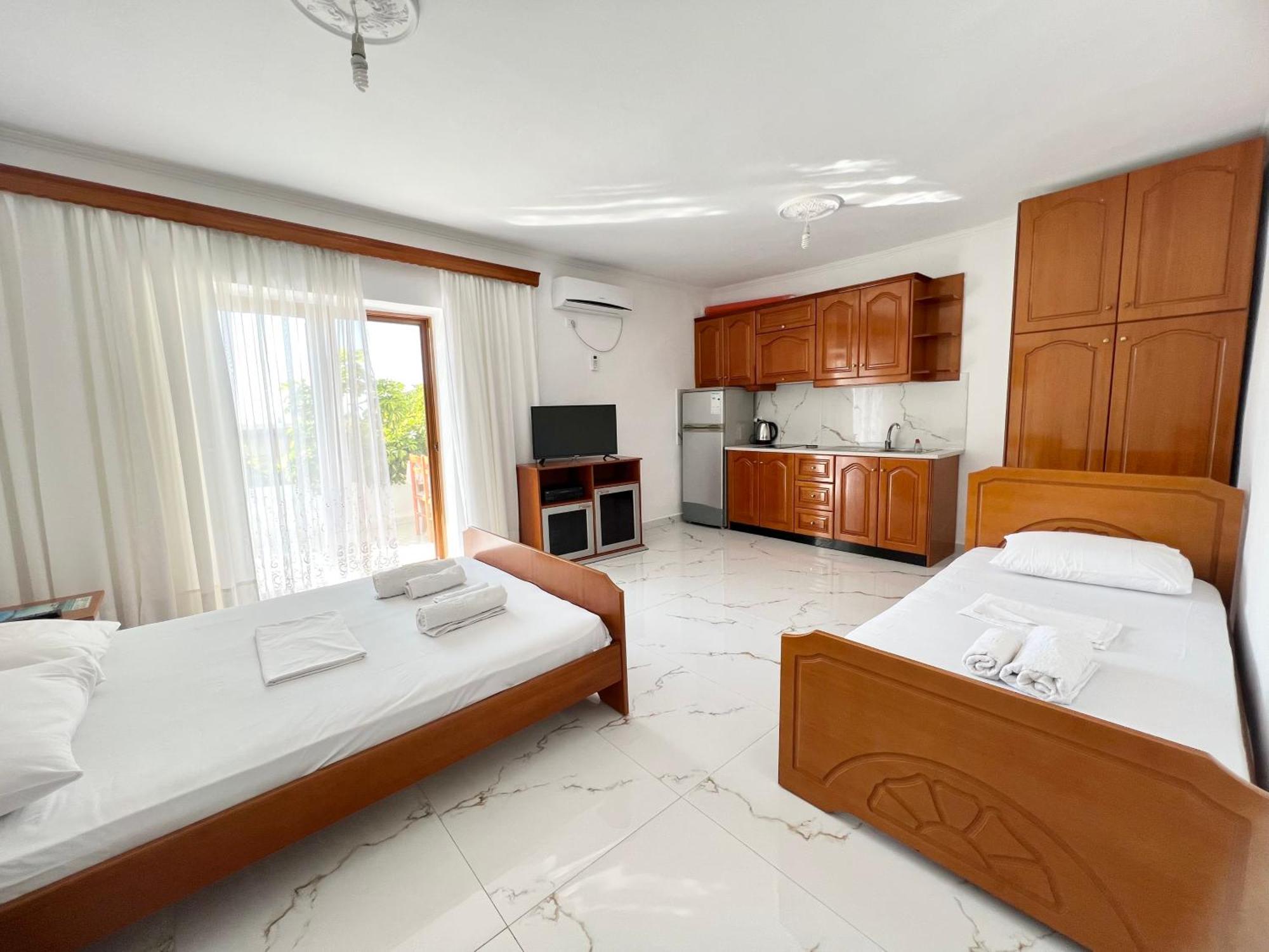 Dine Apartments Ksamil Ruang foto